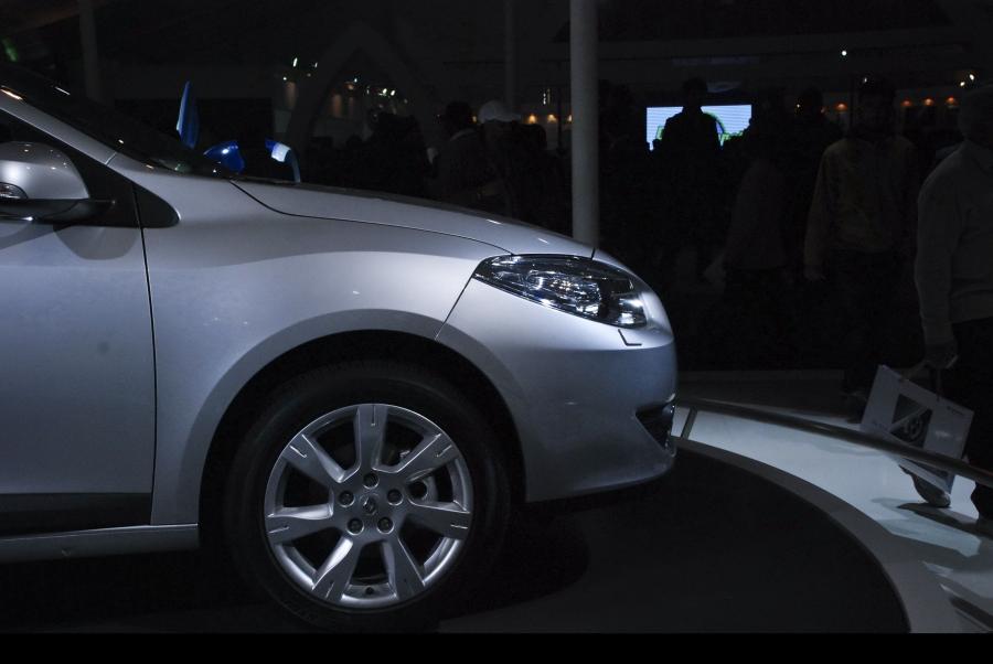  Renault Fluence 2010 года  (фото 62 из 146)